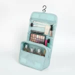 ⁦حقيبة تنظيم مستحضرات التجميل والأدوات الشخصية لون سماوي⁩ - الصورة ⁦2⁩