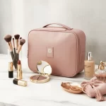 حقيبة مستحضرات التجميل بتصميم انيق متعددة الألوان